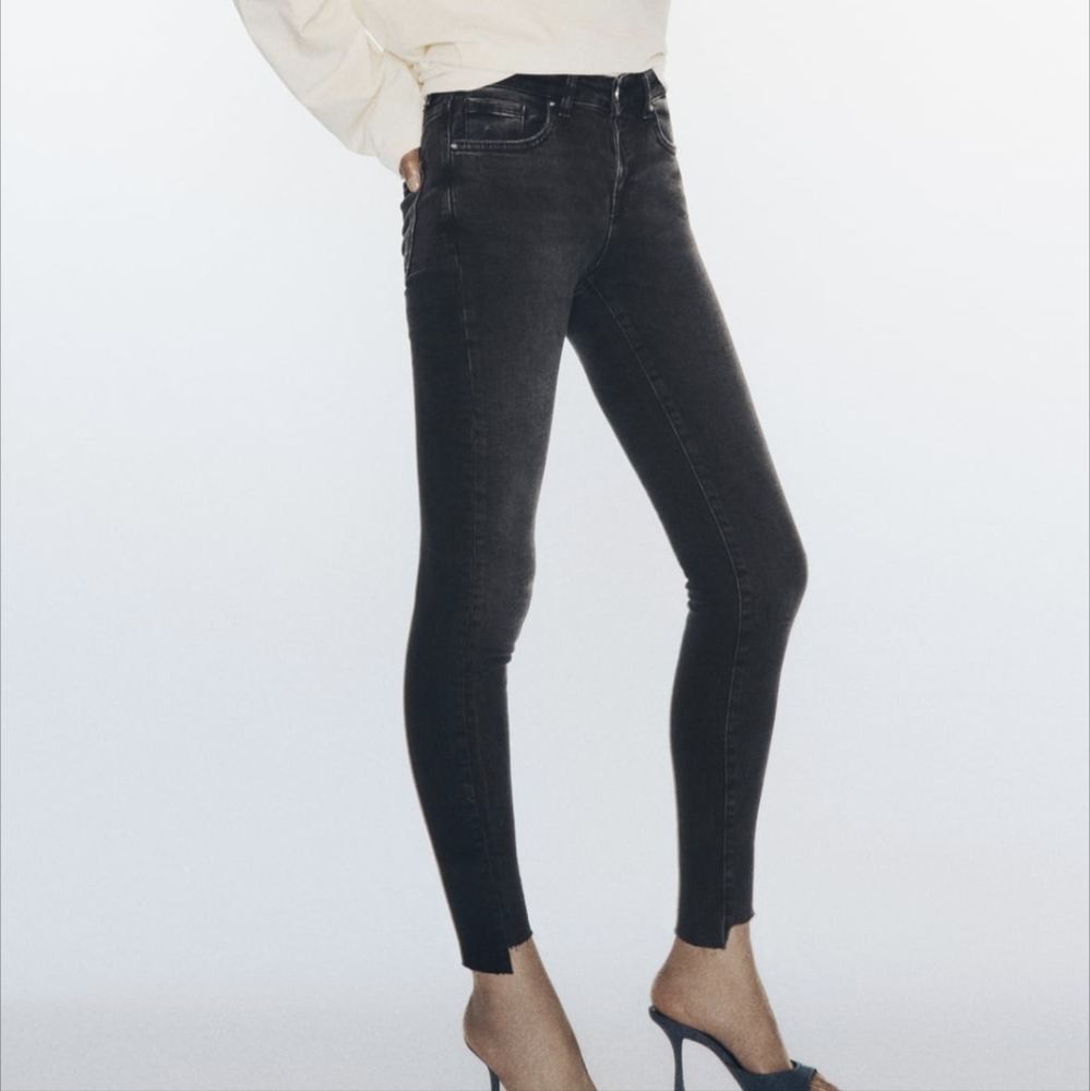Zara Mid Rise Skinny Jeans
